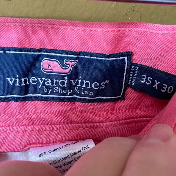 Vineyard Vines size 35 X 30 men’s salon pants. - Picture 3 of 6
